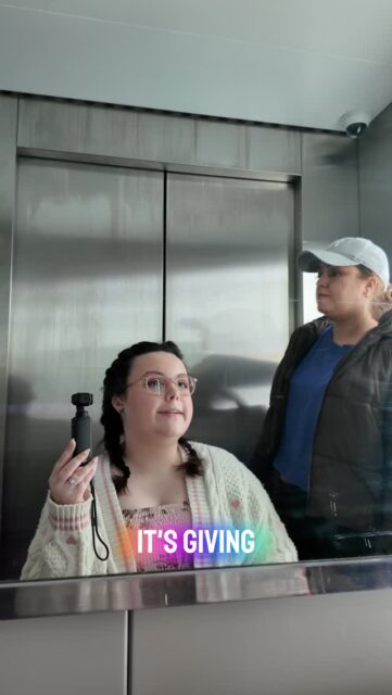 A Thrifting Thursday Vlog - to be followed by a haul of what I got!What’s that, a video filmed and edited in a day? Blame the coffee.VD: Various clips of Imali, a wheelchair user shopping at TKMaxx, Starbucks and Barnardo’s with her Carer, Harriet.(Hashtags)
#ThriftingThursday #Thrifting #TkMaxx #Disabled #DisabilityShopping