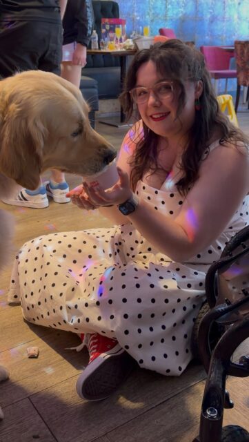 Easily one of my favourite mornings of all time, spent at @popandbark’s golden retriever meet-up ✨ There were cuddles, toys, pup-cups and more to be had. I am such a retriever girl at heart - their little faces just melt me 🐕