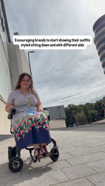 Inspired by @emmaelizalines recent ‘styled sitting’ outfit posts I gave it a go myself ✨ It’s so frustrating to shop for clothes as a wheelchair user because frequently things don’t look the same when you’re sitting down, or become impractical due to excess fabric or sheerness. We need more brands to show their products seated as standard, along with using curve models and incorporating inclusion.This stunning dress was PR from @popsyclothing and I am still OBSESSED with it. I love the way the print on the skirt ends up on your knees when seated so it really highlights it and it doesn’t get lost. Shoes are from my wedding but I think they were @joebrownsI pick up the new power add-on in a few days, and honestly I’m so excited to start a new mobility aid chapter without having to keep fighting with my Q50. So one of my last videos in this chair hopefully 😍